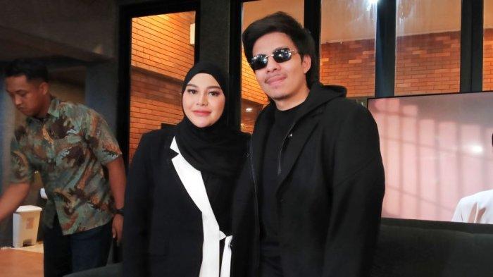 Aurel Hermansyah bersama Atta Halilintar ditemui di kawasan Pondok Indah, Jakarta Selatan, Kamis (11/7/2024).