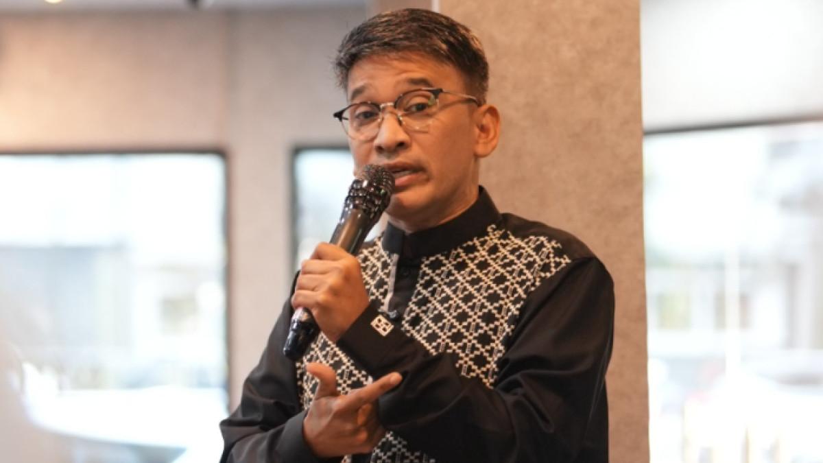 RUBEN ONSU TERSANGKA - Ruben Onsu ditetapkan sebagai tersangka kasus dugaan penipuan dan atau penggelapan. Kasus tersebut sudah dilaporkan ke polisi sejak Agustus 2025 alias setahun lalu.