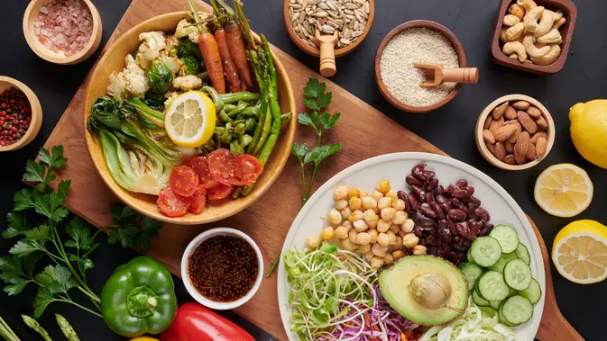 Makanan yang Dapat Membantu Menambah Berat Badan Secara Sehat Protein, karbohidrat kompleks, dan lemak sehat dapat menjadi kombinasi yang tepat untuk memenuhi kebutuhan kalori harian. (Foto/Dok: Magnific)