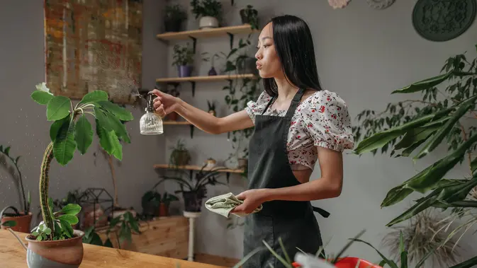 Hobi Bukan Cuma Buat Senang-Senang, Bisa Jadi Penghasilan Tambahan Di tengah kebutuhan yang semakin beragam, mengubah hobi menjadi side hustle bisa menjadi salah satu cara mendapatkan pemasukan tambahan. (Foto/Dok: Pexels)