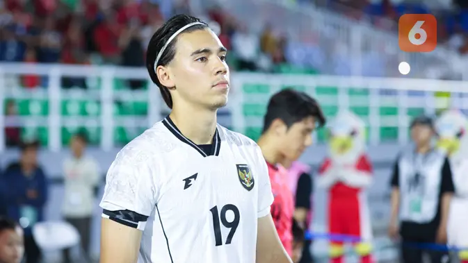 Timnas Indonesia U-23 vs Timnas Korea Selatan U-23 Pemain Timnas Indonesia U-23, Dion Markx, saat melawan Timnas Korea Selatan U-23 dalam laga terakhir Grup J Kualifikasi Piala Asia U-23 2025 di Stadion Gelora Delta, Sidoarjo, Jawa Timur pada Selasa (9/9/2025) malam WIB. (Bola.com/Abdul Aziz)