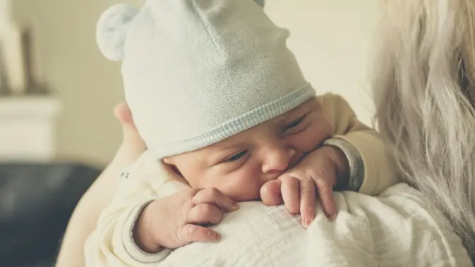 Vaksin rotavirus Bio-RV resmi mengantongi izin edar dari BPOM. Vaksin neonatal ini dapat diberikan sejak bayi baru lahir dan diharapkan memperkuat perlindungan terhadap diare akibat rotavirus. (Gambar: CHRSNDRSN/Unsplash)