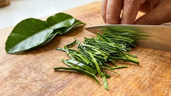 Resep nasi daun jeruk rice cooker (AI generated)