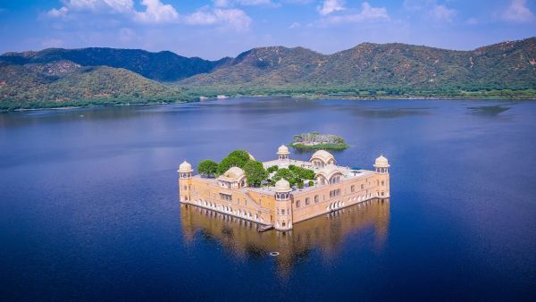 Jal Mahal Mystery in Hindi