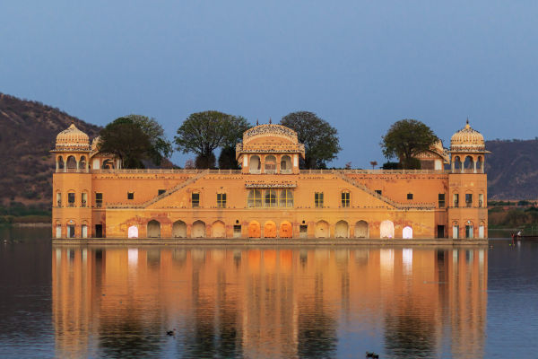 Jal Mahal Mystery in Hindi