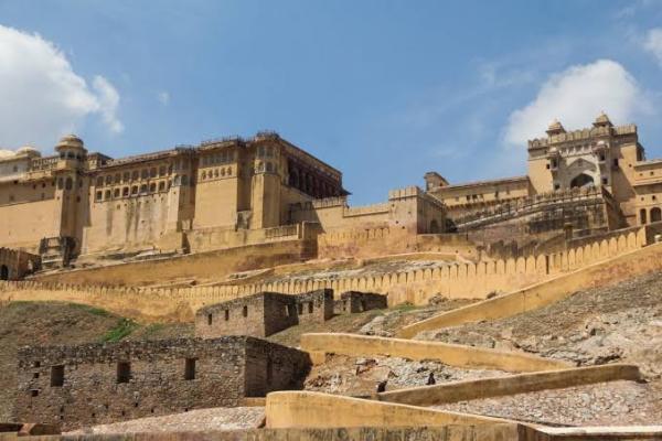भारतातील 10 रहस्यमय किल्ले