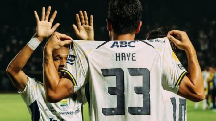 SELEBRASI HAYE - Pemain Persibm Thom Haye, melakukan selebrasi setelah mencetak gol ke gawang Persijap Jepara dalam pertandingan pekan ketiga Super League 2026/27 di Stadion Gelora Bumi Kartini, Jepara, Jawa Tengah, Minggu, 20 September 2026. Di laga ini, Persib menang 2-1 secara comeback setelah sebelumnya sempat tertinggal 0-1.