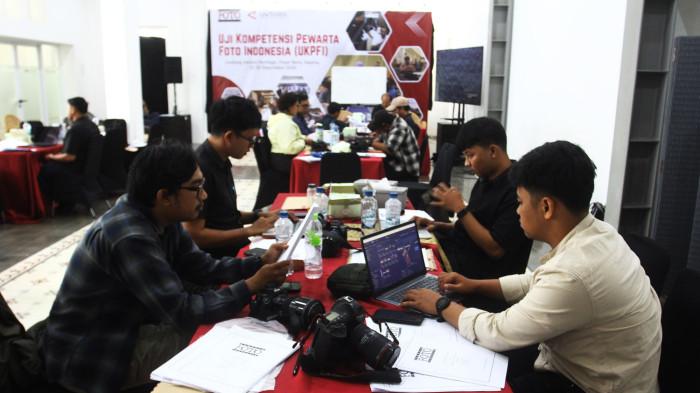 18 Pewarta Foto Ikut Uji Kopetensi UKPFI 2026_02