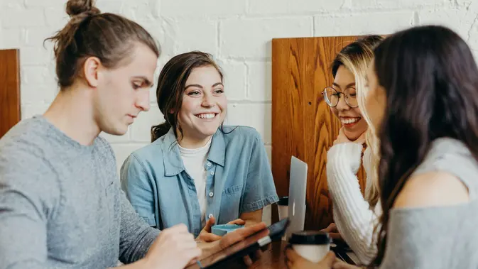 Paramount Land kembali membuka lowongan kerja. Simak deskripsi dan persyaratannya. (Foto: Brooke Cagle/Unsplash)