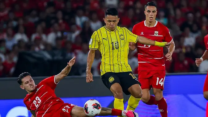 Malaysia Vs Timnas Indonesia, Joey Pelupessy, Justin Hubner pada laga FIFA ASEAN Cup 2026 di SUGBK, Jakarta, Senin (28-9-2026). (Dok. Official FAM Facebook)