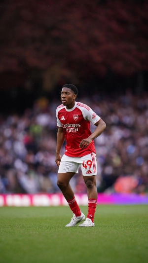 Thomas Tuchel praises Myles Lewis-Skelly after England midfield start