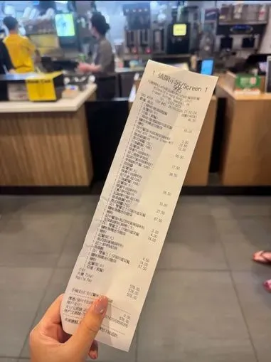 Dapat Voucher Makan Rp23 Juta, Turis Ini Keliling Hong Kong Buat Berbagi!