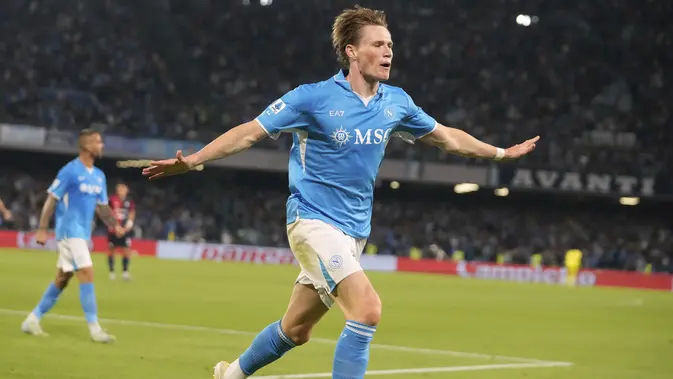 Napoli vs Cagliari Selebrasi Scott McTominay dalam laga Serie A antara Napoli vs Cagliari, Sabtu (24/5/2025). (AP Photo/Gregorio Borgia)