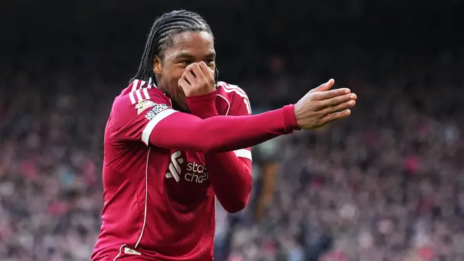 Rio Ngumoha kembali mencuri perhatian dalam kemenangan Liverpool di Liga Inggris 2025/2026, Sabtu (11/04/2026). (AP Photo/Jon Super)