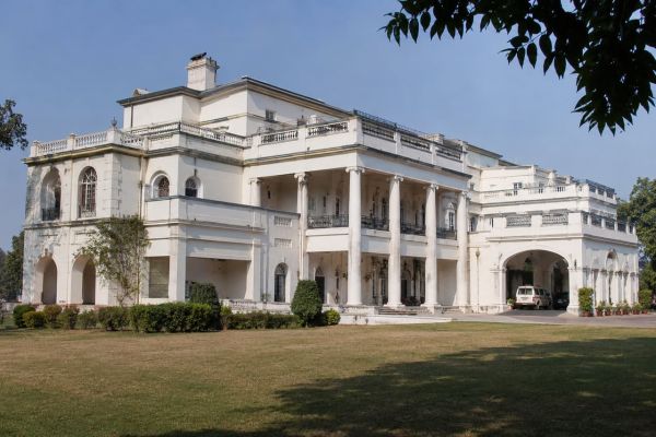 Saif Ali Khan’s Pataudi Palace – Rs 800 Crore