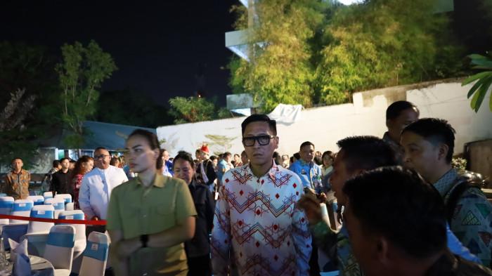PEMKAB -  Bupati Bolsel Iskandar Kamaru, menghadiri Welcome Dinner bersama delegasi dan peserta World Coconut Day 2026 yang dirangkaikan dengan Penutupan Rona Budaya Sulawesi Utara (Sulut) bertempat di Museum Sulut, Manado, Kamis 8 Oktober 2026.