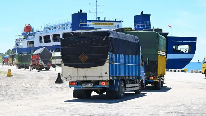 Kemenhub Mulai Uji Coba Terbitkan Truk ODOL di Pelabuhan