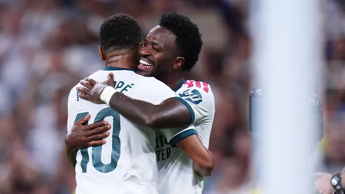 Pemain Real Madrid Kylian Mbappe dan Vinicius Junior Pemain Real Madrid Kylian Mbappe dan Vinicius Junior merayakan gol dalam laga La Liga Spanyol antara Real Madrid vs Real Sociedad di Madrid, Spanyol, Rabu, 26 Agustus 2026. (AP Photo/Manu Fernandez)