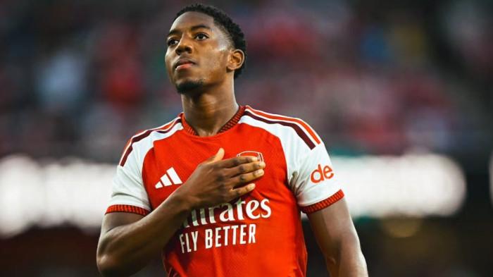 SELEBRASI - Selebrasi pemain Arsenal, Myles Lewis-Skelly.