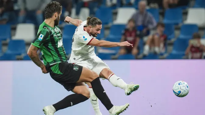 Sassuolo Vs AC Milan Adrien Rabiot dari AC Milan mencetak gol pada pertandingan sepak bola Serie A antara Sassuolo dan AC Milan, di Reggio Emilia, Italia, Minggu, 11 Oktober 2026. (Massimo Paolone/LaPresse via AP)