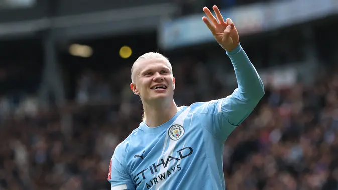 Erling Haaland Erling Haaland merayakan gol hattricknya, yakni gol keempat Manchester City saat menghadapi Liverpool di perempat final Piala FA di Etihad Stadium, Sabtu, 4 April 2026. (AFP/Darren Staples)