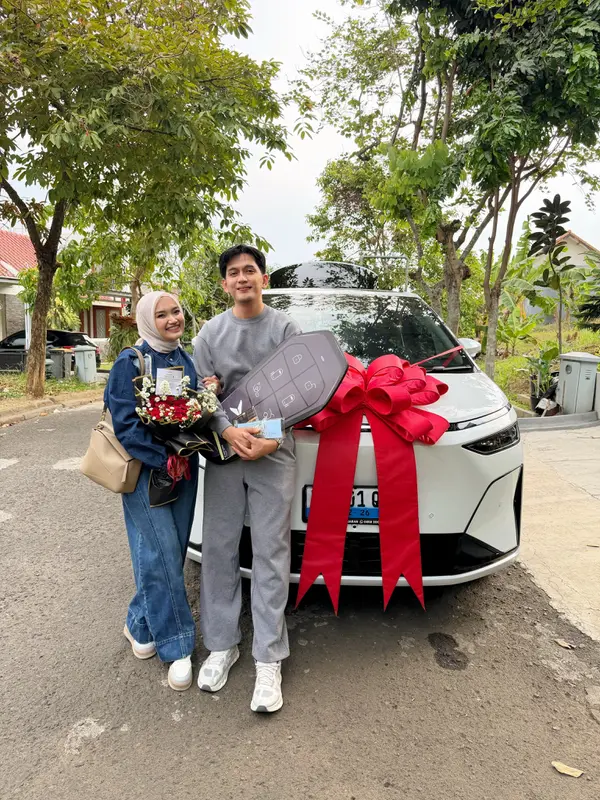 Nabila Ellisa dan Ilyas Bachtiar rayakan empat tahun pernikahan (credit: instagram.com/nabilaellisa) Nabila Ellisa dan Ilyas Bachtiar rayakan empat tahun pernikahan (credit: instagram.com/nabilaellisa)