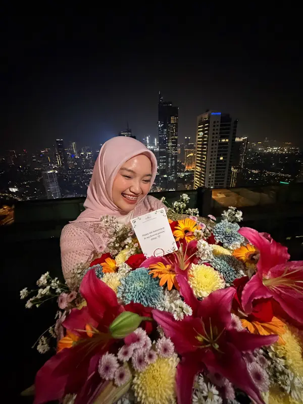 Nabila Ellisa dan Ilyas Bachtiar rayakan empat tahun pernikahan (credit: instagram.com/nabilaellisa) Nabila Ellisa dan Ilyas Bachtiar rayakan empat tahun pernikahan (credit: instagram.com/nabilaellisa)