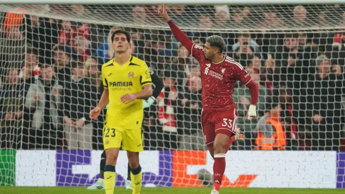 Liverpool Pemain Liverpool Ronald Araujo, kanan, melakukan selebrasi setelah mencetak gol kedua timnya pada pertandingan League Phase Liga Champions antara Liverpool dan Villarreal di Liverpool, Inggris, Rabu (21-10-2026) dini hari WIB. (AP Photo/Ian Hodgson)