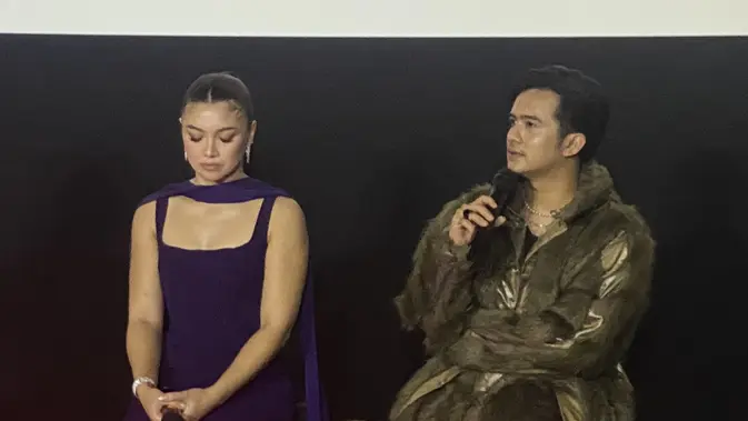 Angela Gilsha dan Kevin Ardilova dalam konferensi pers Vidio Original Series Main Belakang yang dihelat di Jakarta, Selasa (20/10/2026). (Liputan6.com/Nola Vemiliana)