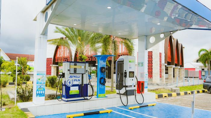 TARGETKAN PENAMBAHAN - PLN UID Lampung menargetkan penambahan SPKLU sebagai langkah nyata mendukung transisi energi bersih dan mobilitas masa depan yang lebih hijau.