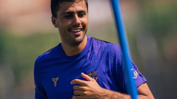 RODRI - Gelandang Barcelona, Rodri saat berlatih bersama tim menjelang Liga Spanyol 2026/2027
