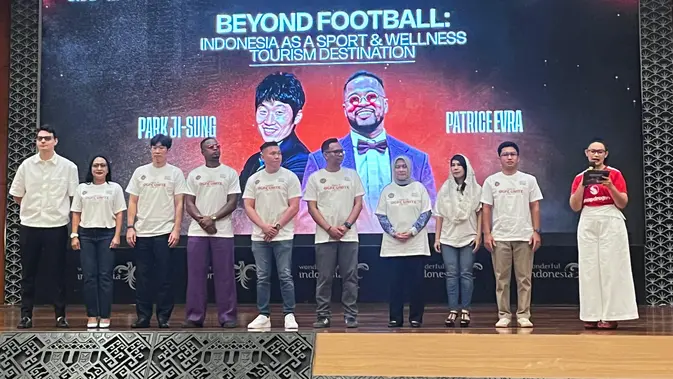 Panel Diskusi Sport Tourism Road to OGFC Unite 2027 Konferensi pers Road to OGFC Unite 2027 memperkenalkan rangkaian acara sepak bola sekaligus membahas potensi sport tourism untuk mendorong pertumbuhan pariwisata Indonesia, Jakarta, Jumat, 23 Oktober 2026. (Liputan6.com/Alfareza Ramadhani)