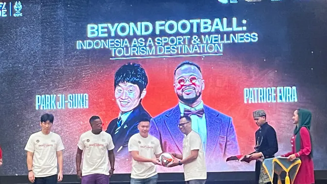 Panel Diskusi Sport Tourism Road to OGFC Unite 2027 Konferensi pers Road to OGFC Unite 2027 memperkenalkan rangkaian acara sepak bola sekaligus membahas potensi sport tourism untuk mendorong pertumbuhan pariwisata Indonesia, Jakarta, Jumat, 23 Oktober 2026. (Liputan6.com/Alfareza Ramadhani)