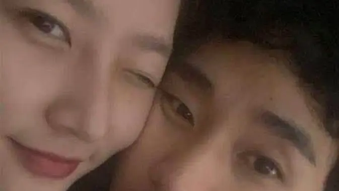 Foto Kim Soo Hyun dan Kim Sae Ron yang viral. (Instagram ron_sae via X) Awal perselisihan Kim Soo Hyun dengan keluarga mendiang Kim Sae Ron (Instagram ron_sae via X)