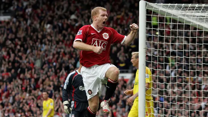 Paul Scholes. Gelandang Inggris ini berusia 38 tahun, 3 bulan dan 6 hari saat melakoni laga terakhirnya melawan West Bromwich Albion di Premier League, 19 Mei 2013. Selama total 19 musim telah bermain dalam 708 laga dengan mencetak 152 gol dan 73 assist. (AFP/Andrew Yates)