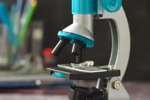 Evoluția microscopiei