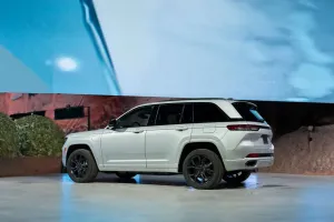 6 bước chăm khoang máy xe