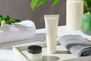 Деликатное снятие макияжа