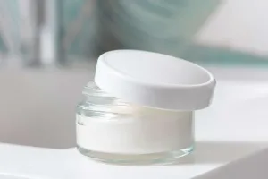 Hautpflege bei Hormonakne