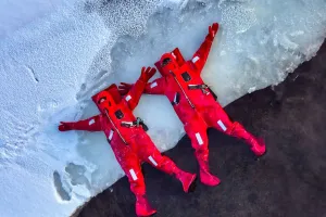 Sensasi Ice Floating