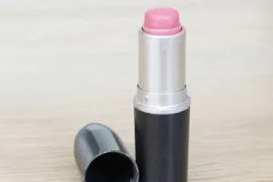 Món Trang Điểm Đáng Mua Lại