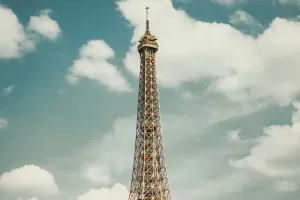 Bí Mật Về Tháp Eiffel