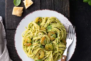 Mì Ý tôm sốt pesto béo ngậy