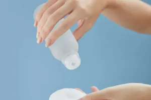 Nước tẩy trang bình dân