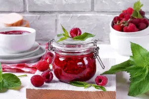 Raspberry Coulis dan Dessert