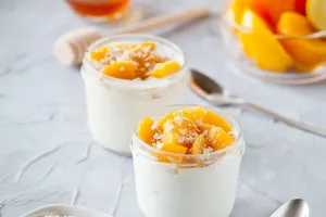 Sữa chua đào giải nhiệt