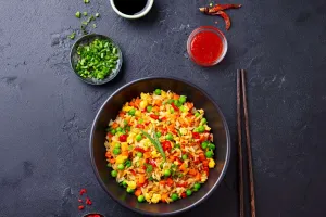 Tự làm cơm chiên cay tại nhà