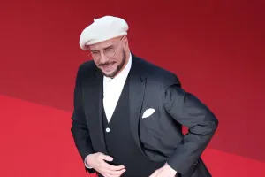 Travolta, de nerecunoscut