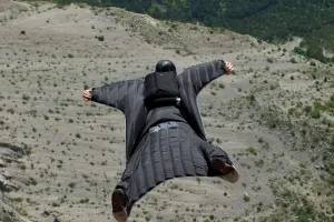 Panduan Wingsuit Skydiving