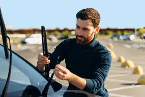 Chăm sóc cần gạt nước